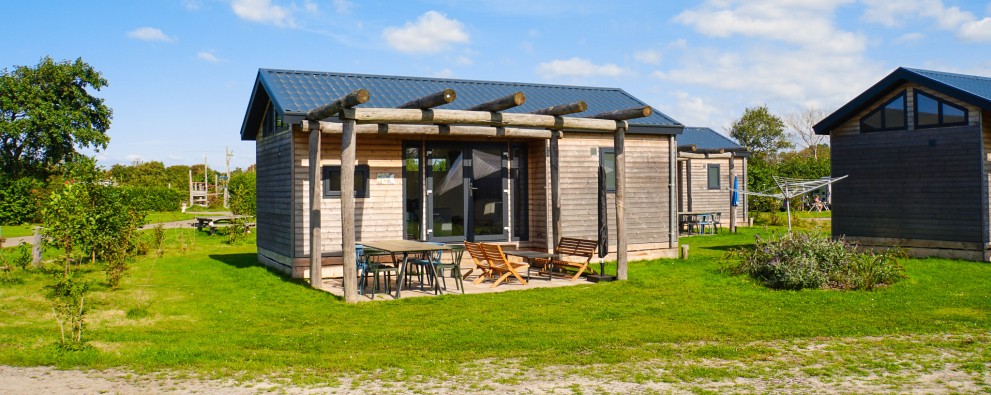 Buitenkant duinlodge SMZ.jpg