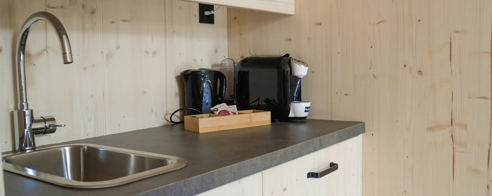 Keuken rechts, koffie thee.jpg