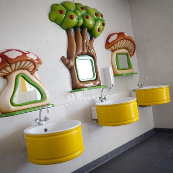 Kindersanitair bij Sint Maartenszee.jpg