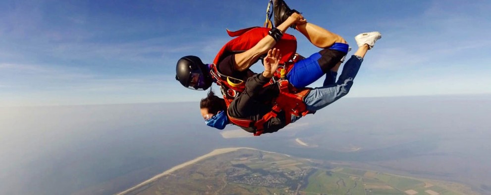 Parachutespringen boven Texel