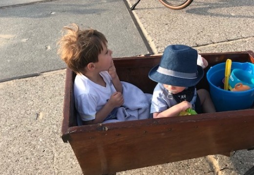 kids in bolderwagen.jpg kids in bolderwagen.jpg